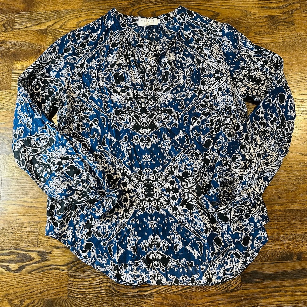 Velvet by Graham & Spencer Long Sleeve Popover Blouse Size M Blue Black Peasant